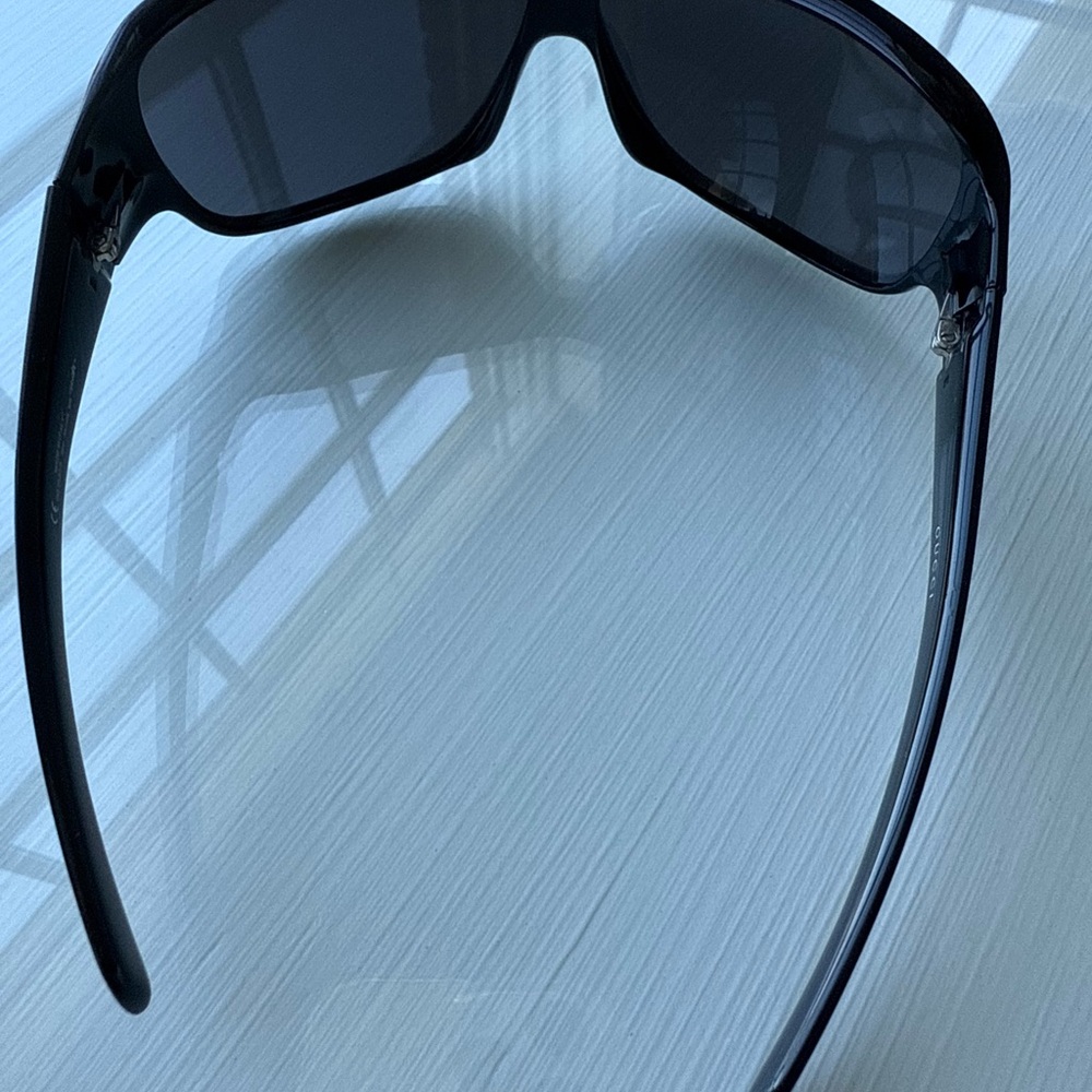 Vintage Gucci Black Sunglasses - Picture 5 of 8